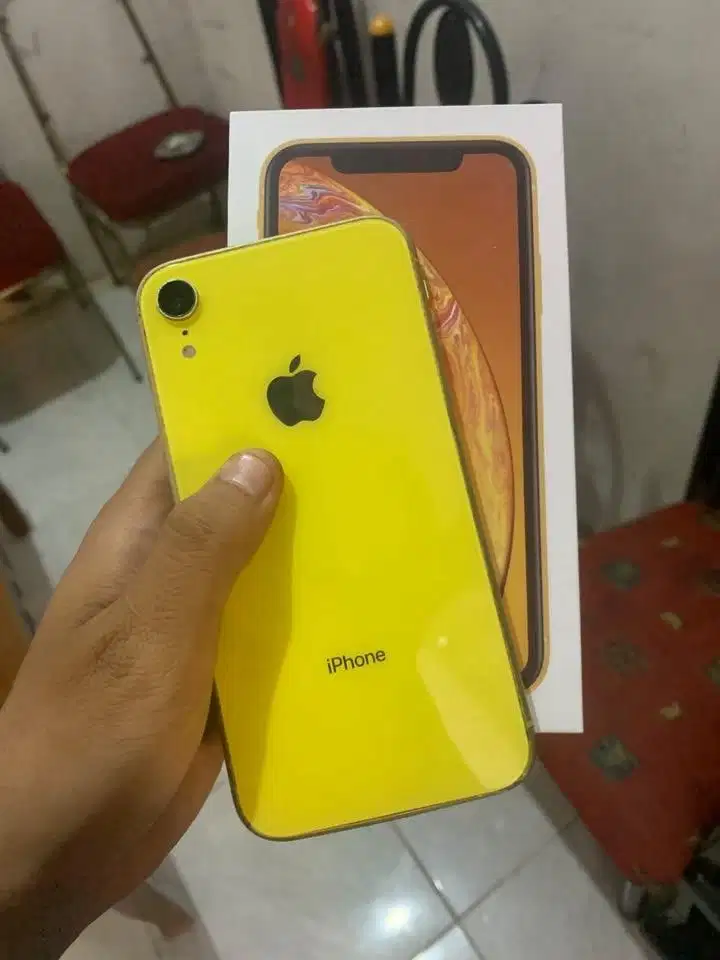 IPHONE XR YELLOW