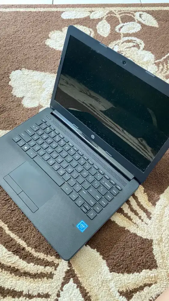 Laptop HP Hitam