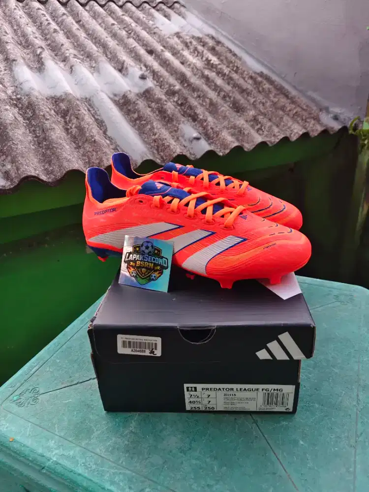sepatu bola adidas predator league fg