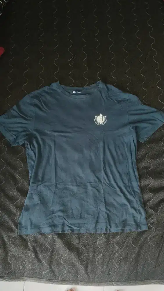 Kaos Trifthing pria