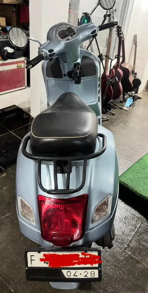 Vespa GTS 150 Plat F Kab. Bogor