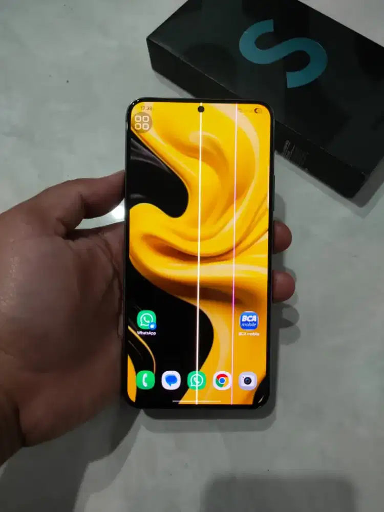 SAMSUNG S22 PLUS 5G (RAM 8/256+Sidik Jari On Layar)