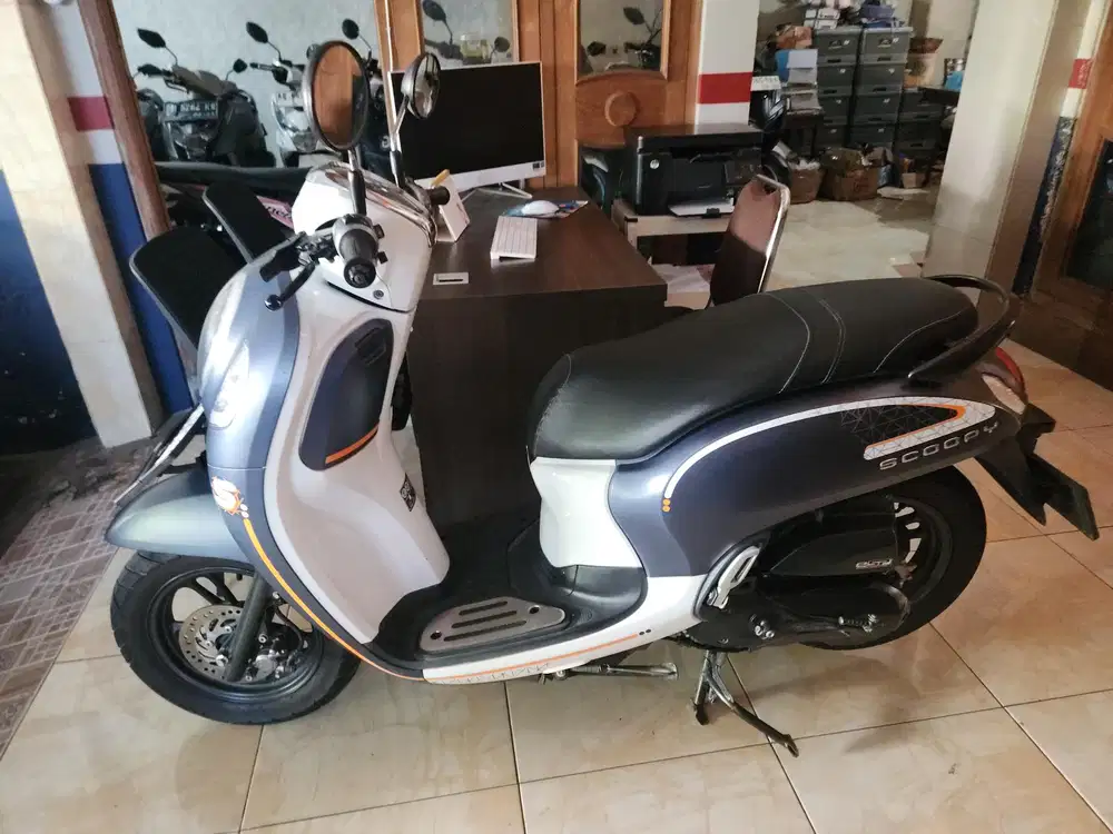 Scoopy 2023 putih biru odo 12ribuan gbm tunai kredit dp500rb