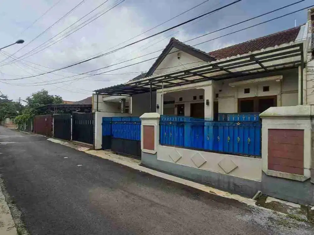 TURUN HARGA ! RUMAH STRATEGIS DENGAN LINGKUNGAN NYAMAN DAN TENANG DI BUAH BATU BANDUNG
