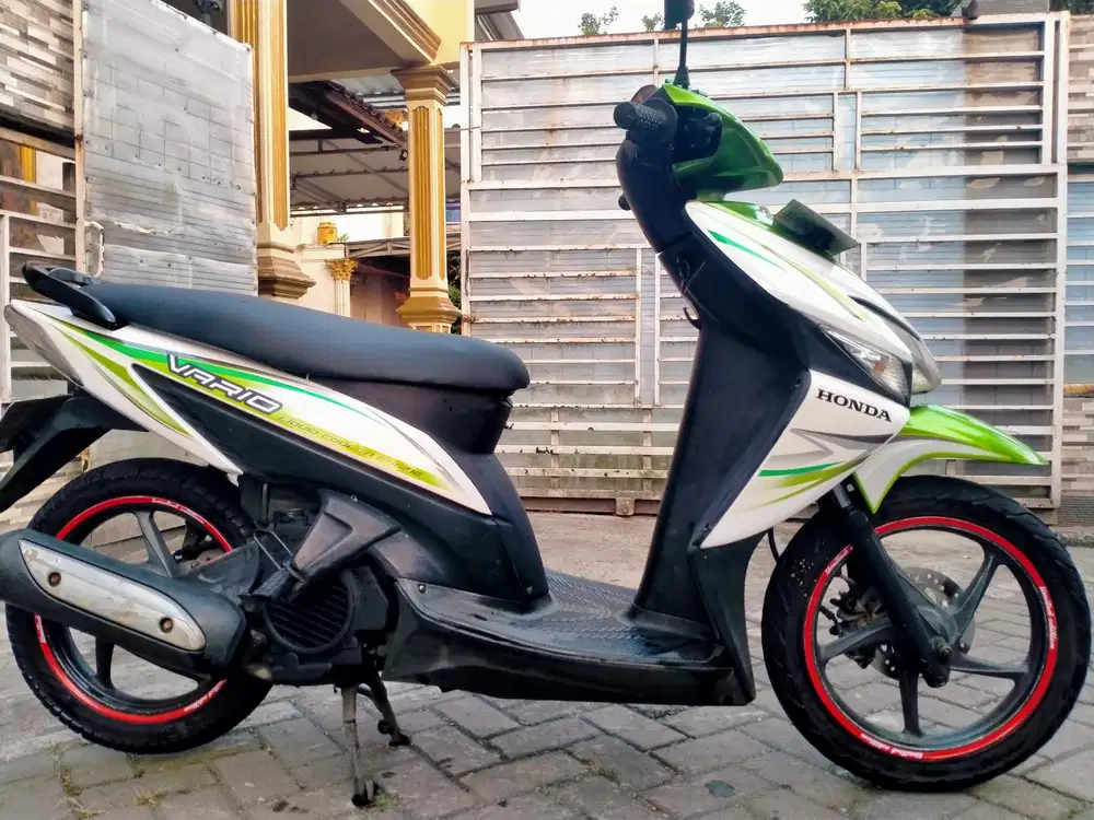Honda Vario lengkap motor sehat walafiat keterangan detail dibawah