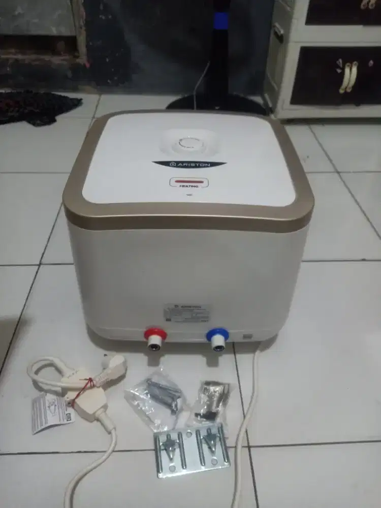 Pemanas air mandi atau wateheater