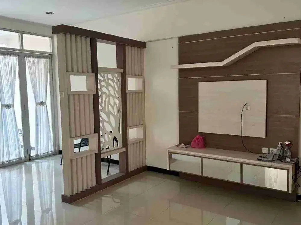 Turun Harga! Rumah 2 Lantai di Summerville TKI 5 Bandung, SHM, LT 112 m², Rp1,68 Miliar