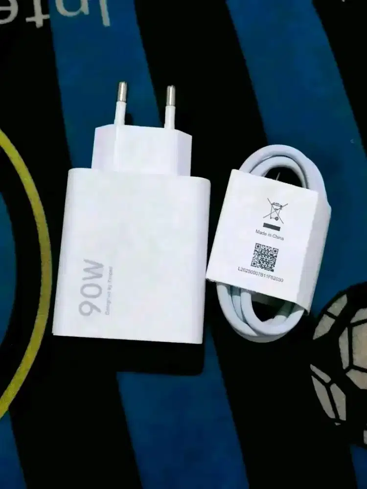 Charger bawaan Poco x7 pro