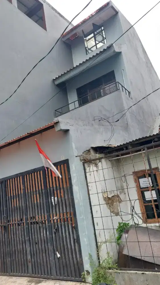 Di sewakan rumah di makaliwe grogol