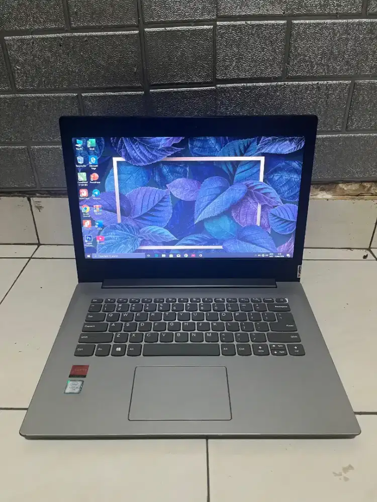 Dijual Lenovo ideapad 330 intel core i5 gen8 ( ram 8/ ssd 256 )