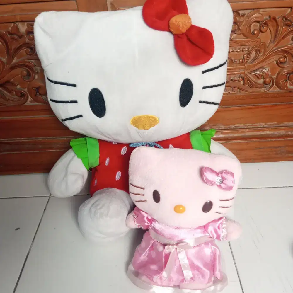 Dijual cepat boneka hello Kitty dkk