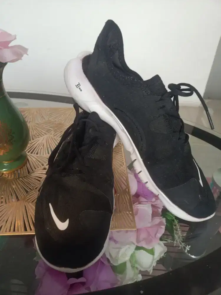 Sepatu Running Nike Free
