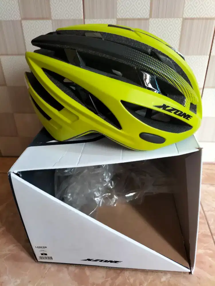 Helm sepeda Xzone lancer