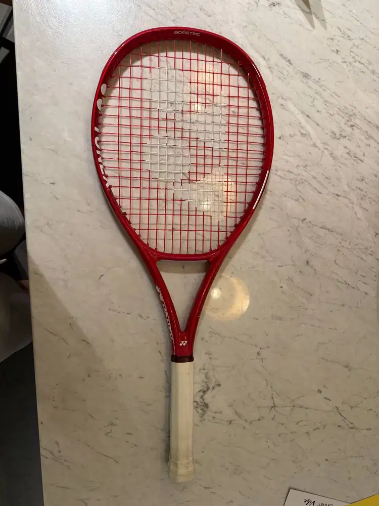raket tenis Yonex VCORE 26 (2026) Ruby Red