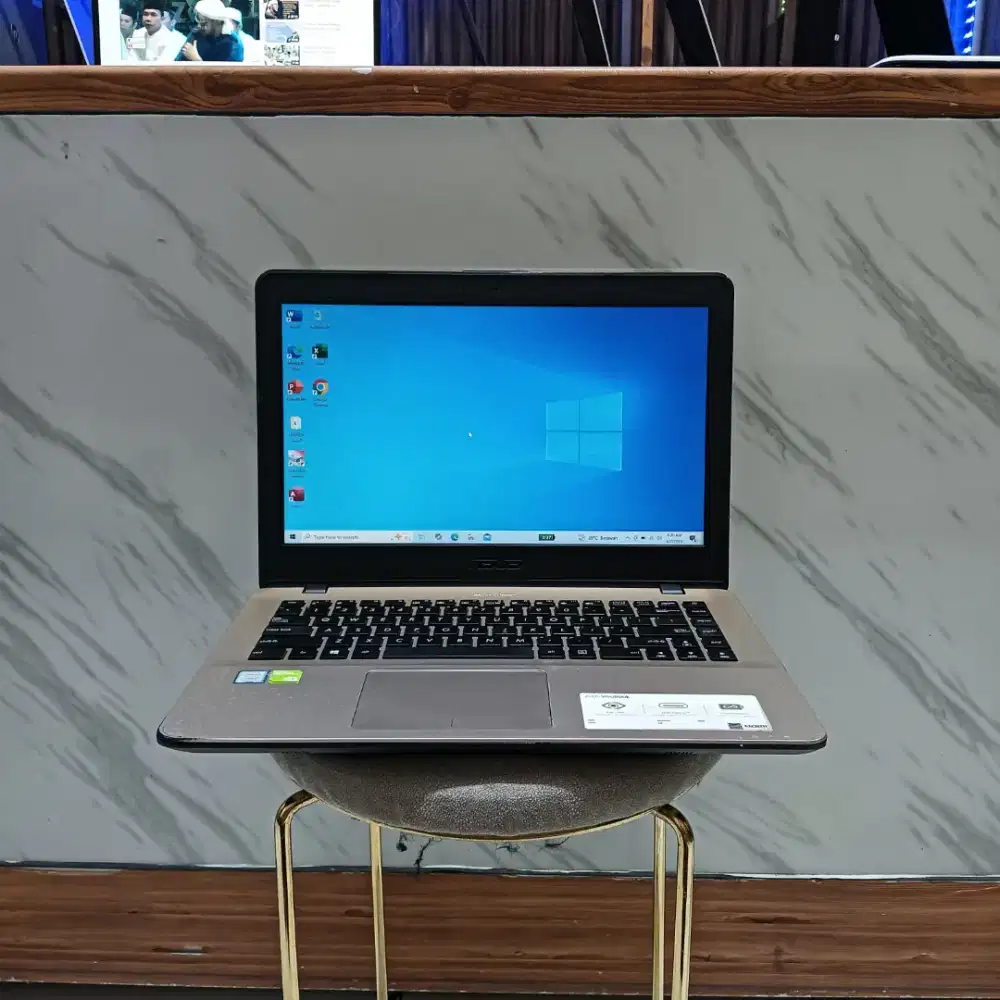 ASUS A442UF I7-8550U RAM 8GB VGA 2GB SSD 240GB