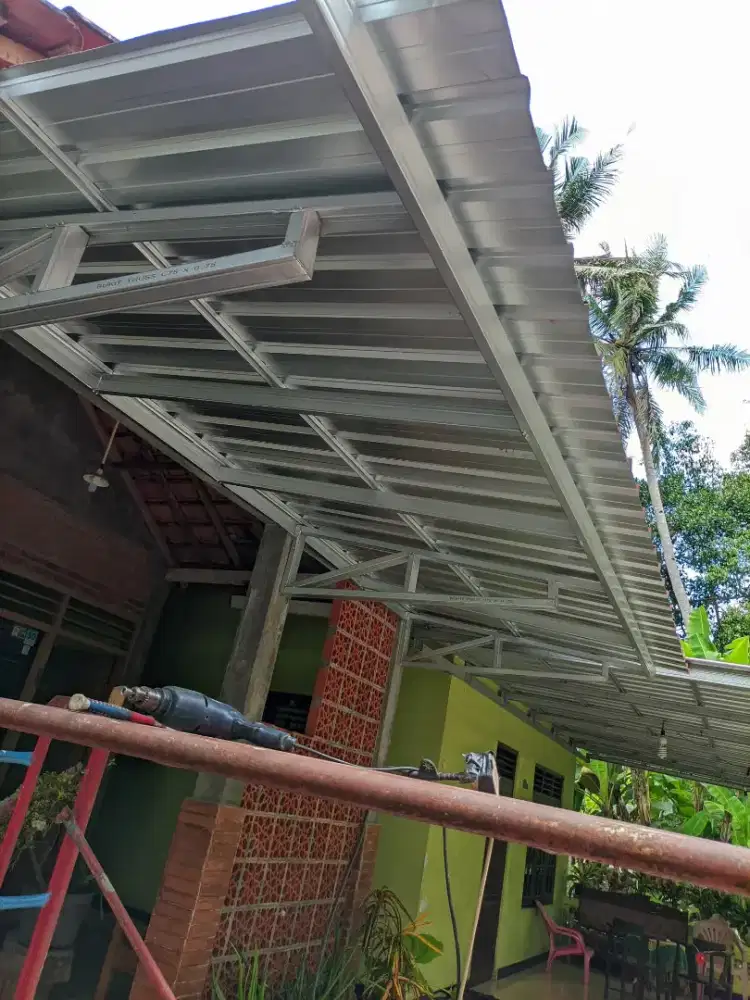 Kanopi Baja Ringan