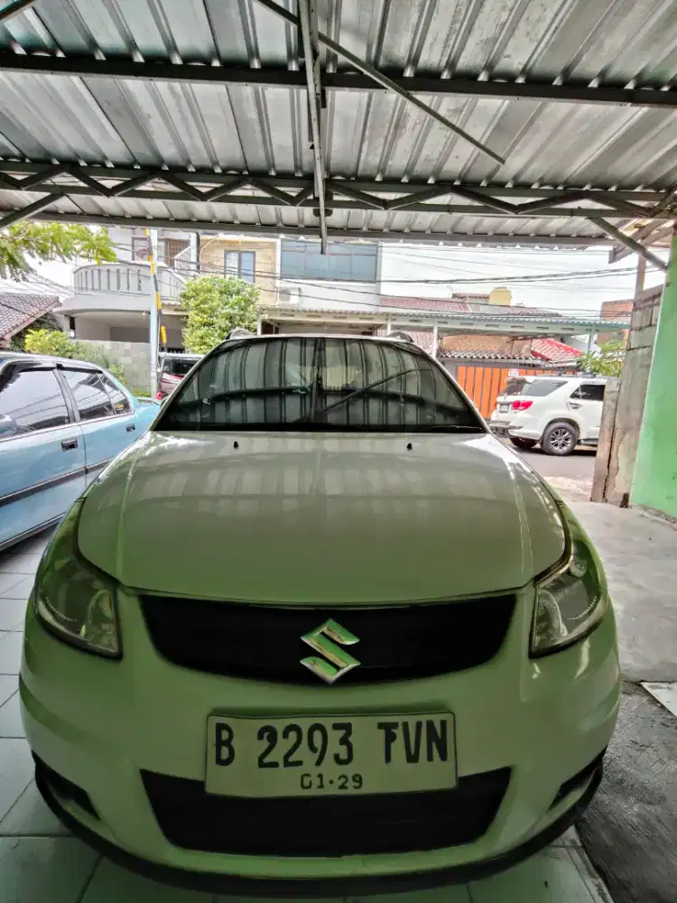 Suzuki SX4 1.5cc Bensin White Color