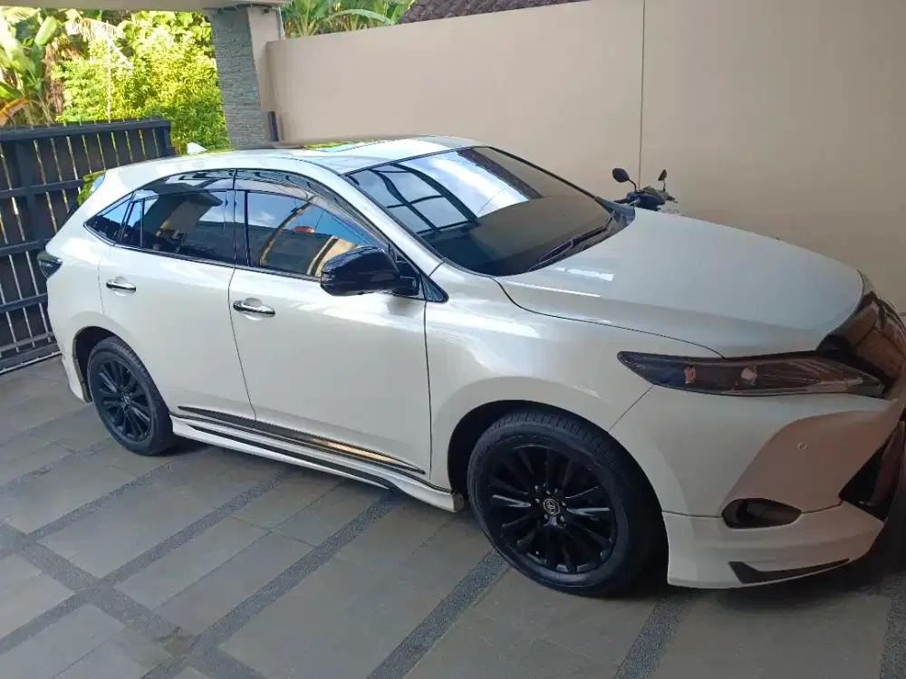 Jual mobil toyota harrier tahun 2015 automatic