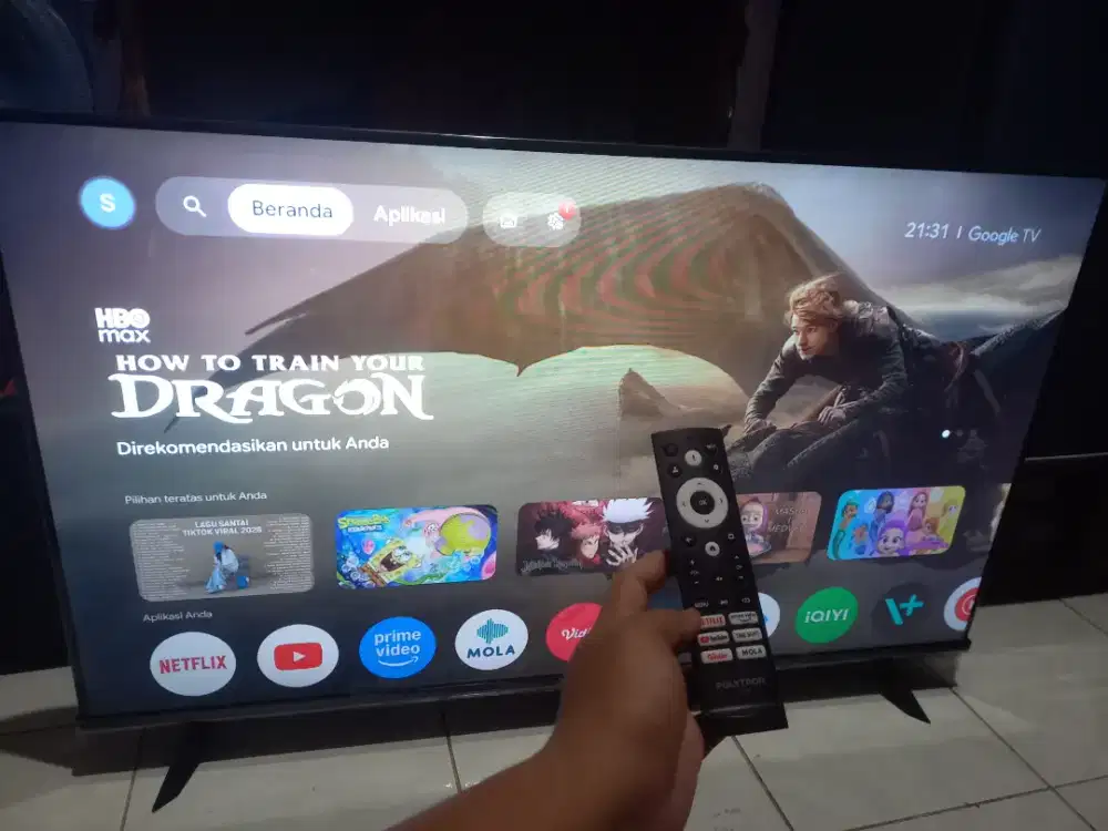 GOOGLE TV POLYTRON 43 (BARU 1 BULAN)