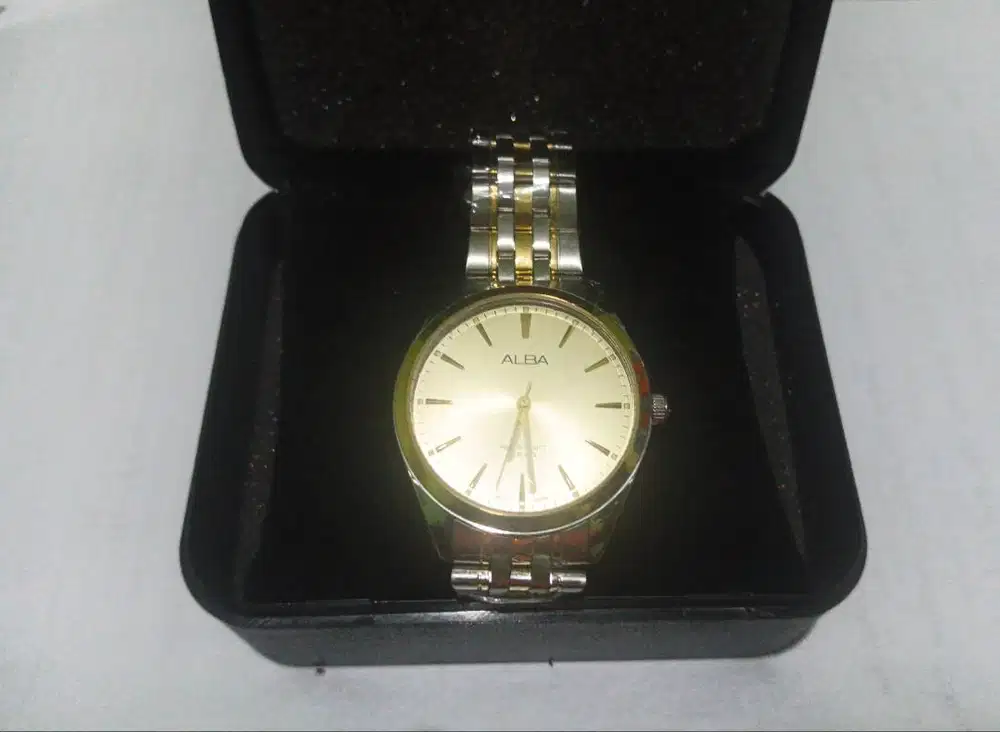Dijual jam tangan stainless asli Pria Alba terbaru