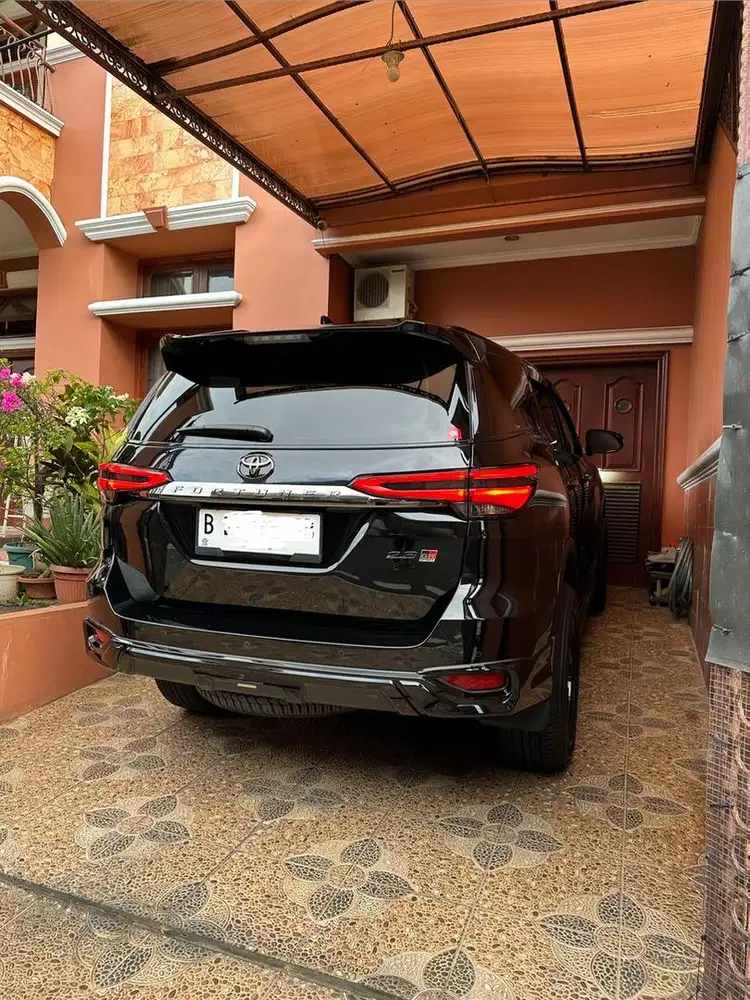 Toyota Fortuner GR 2.8 2024 Diesel low odo