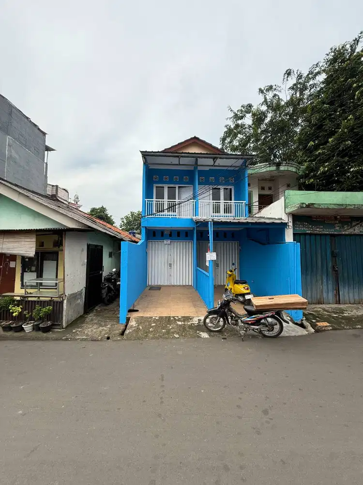 Disewakan Ruko 2 Lt. Pinggir jalan cocok utk Kantor atau Usaha. 35jt