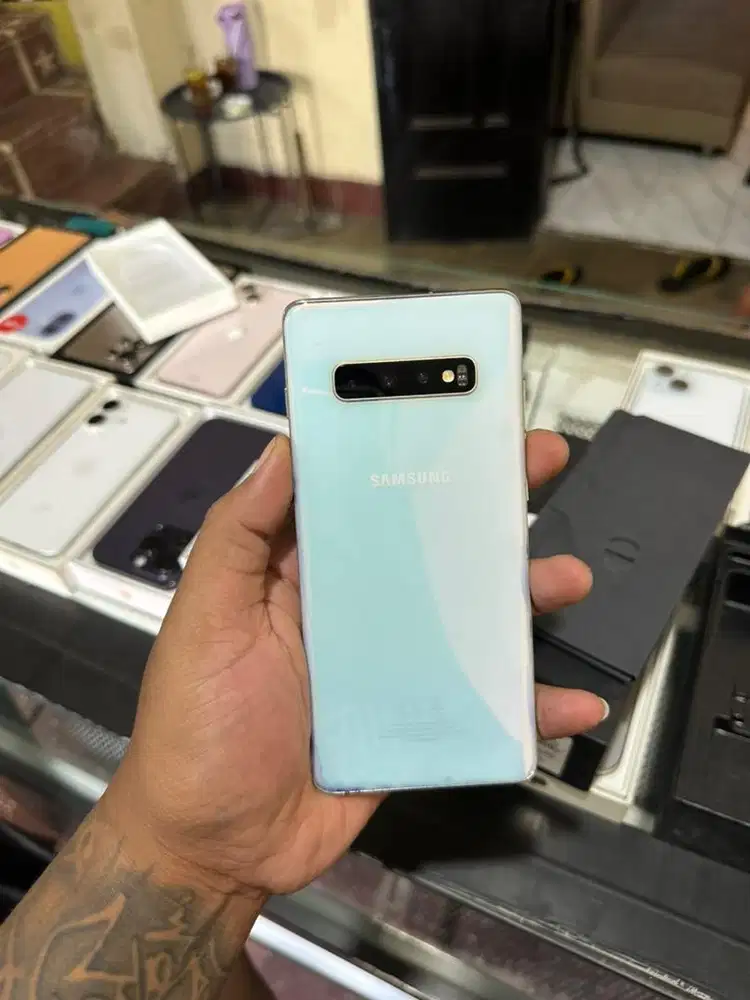 Samsung S10+ 8/128Gb Sein