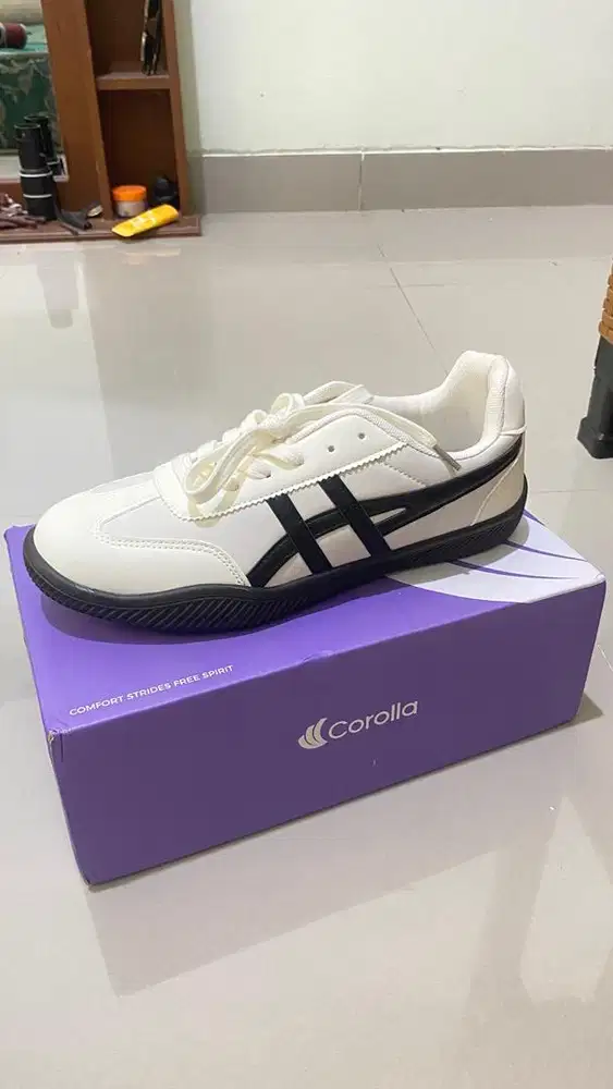 200nego masih baru size 43 belum pernah dipake !!!