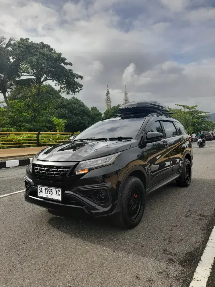 Toyota Rush GR 1.5 Automatic 2022