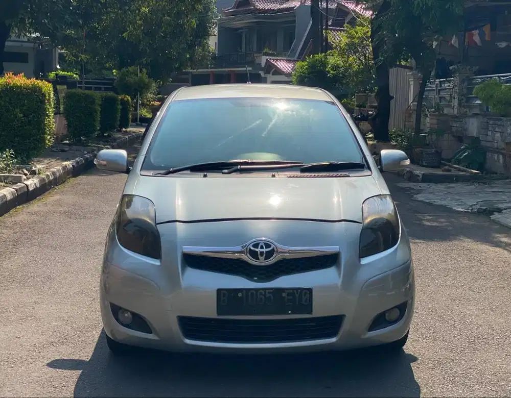 Toyota Yaris 2011 type E matic