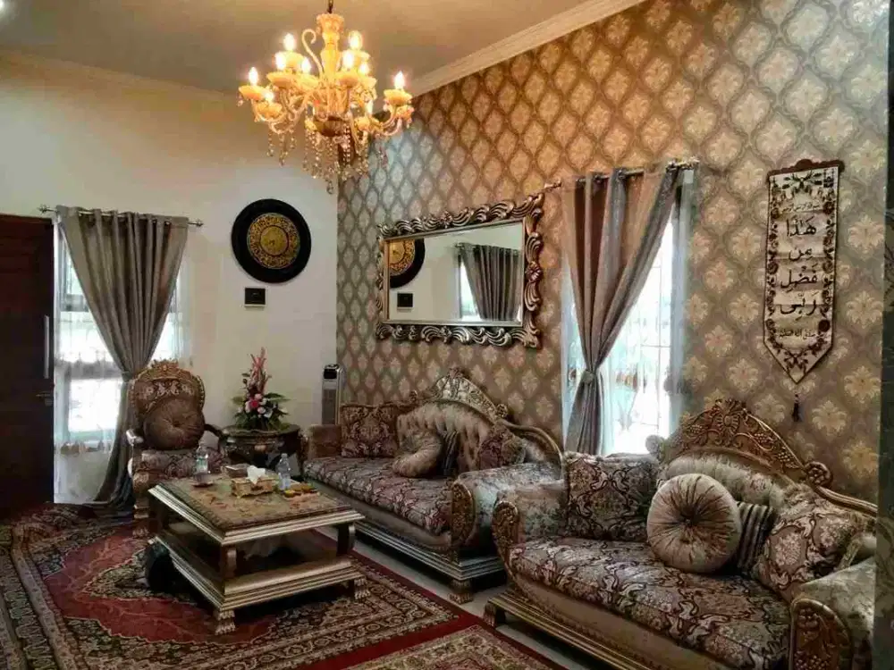 rumah mewah full furnished dekat Luwes Swalayan Kartasura