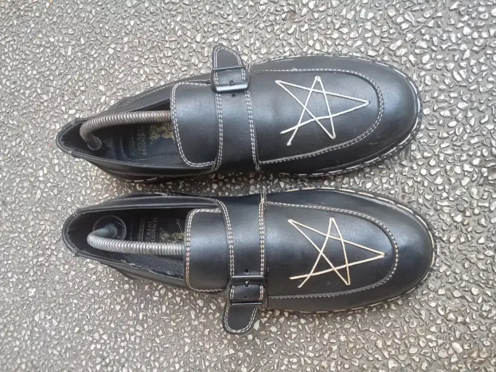 Sepatu loafers voyagstuf