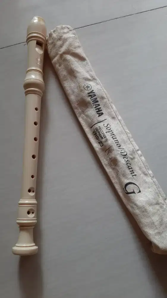 Recorder suling YAMAHA YRS-23 krem