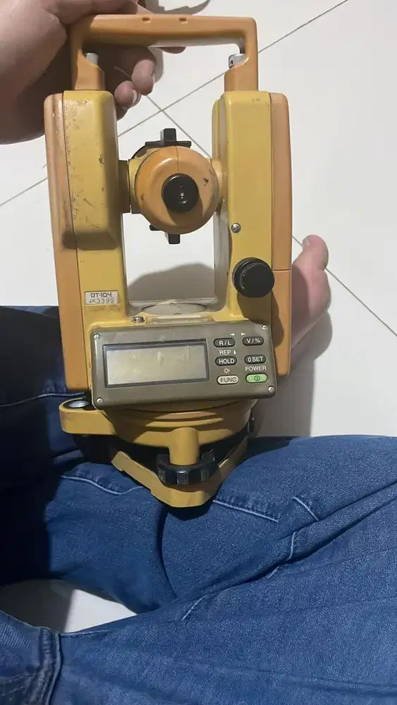 Topcon Theodolite DT-104