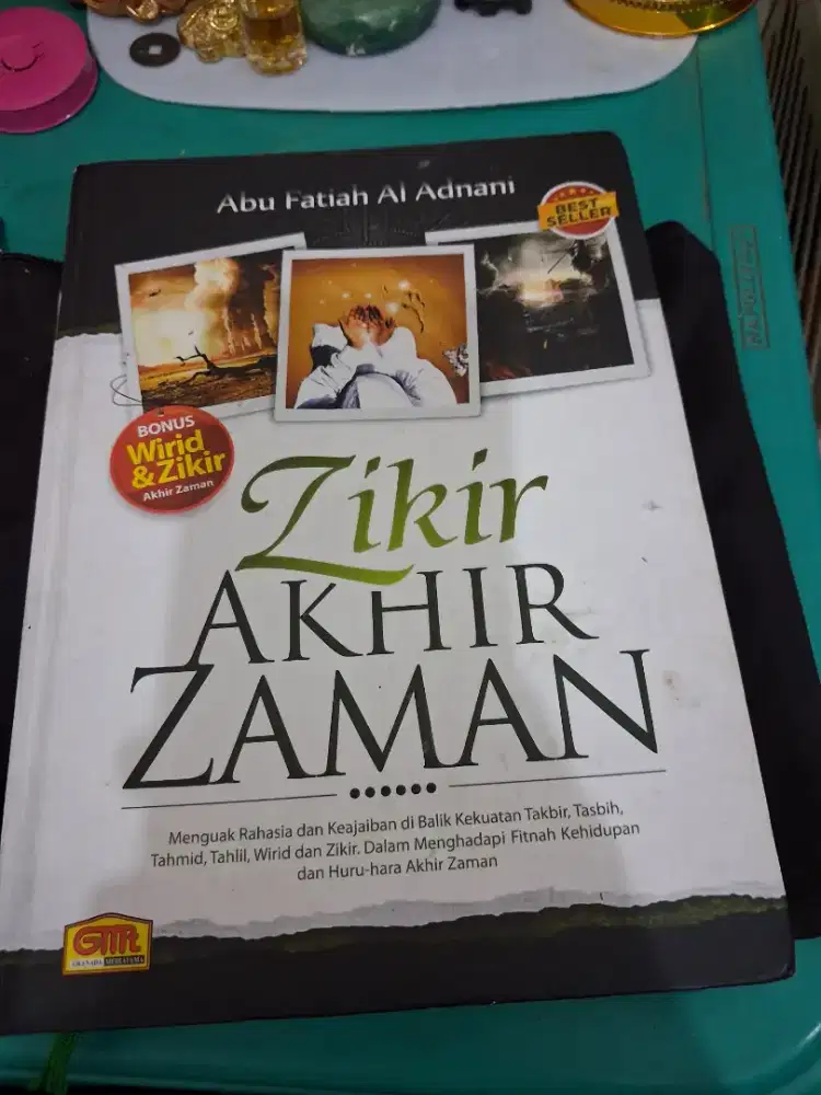 Buku berjudul zikir di
Akhir zaman abu fatiah
Limited edition
Barang t