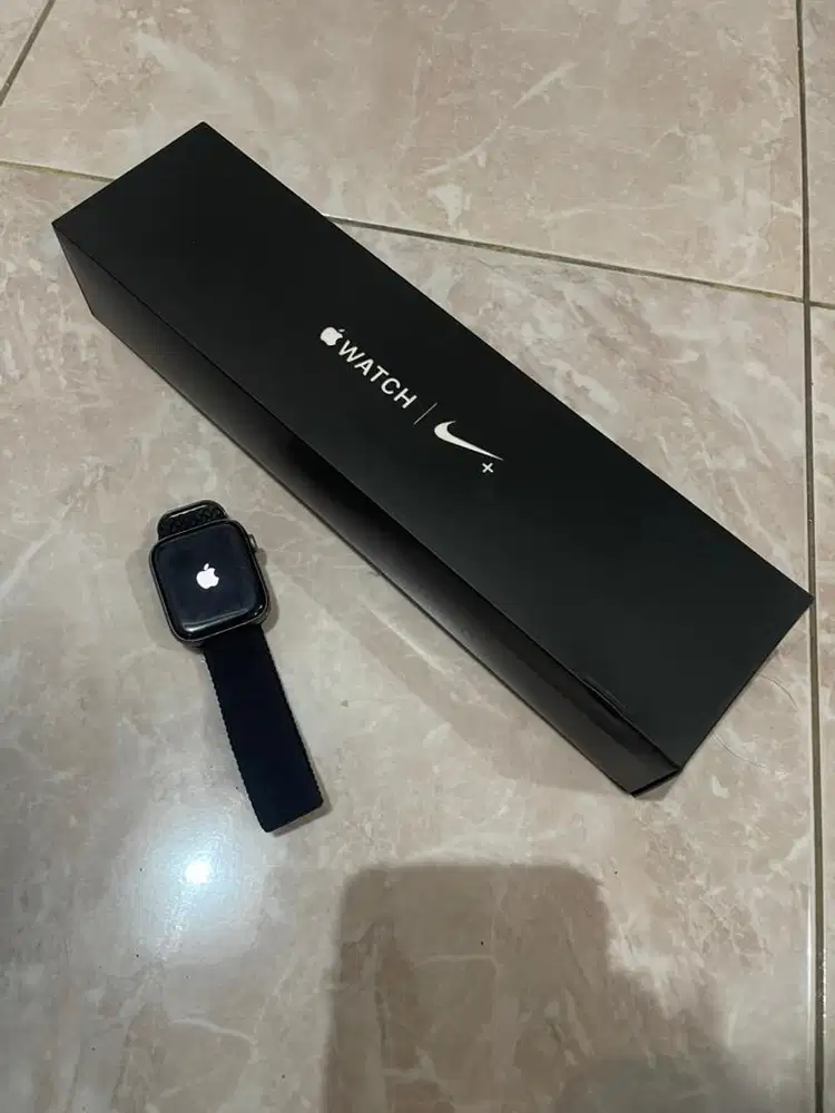 Apple Watch 4 Series 44mm Space Gray Nike+