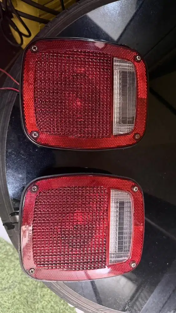 Lampu rem jeep cj