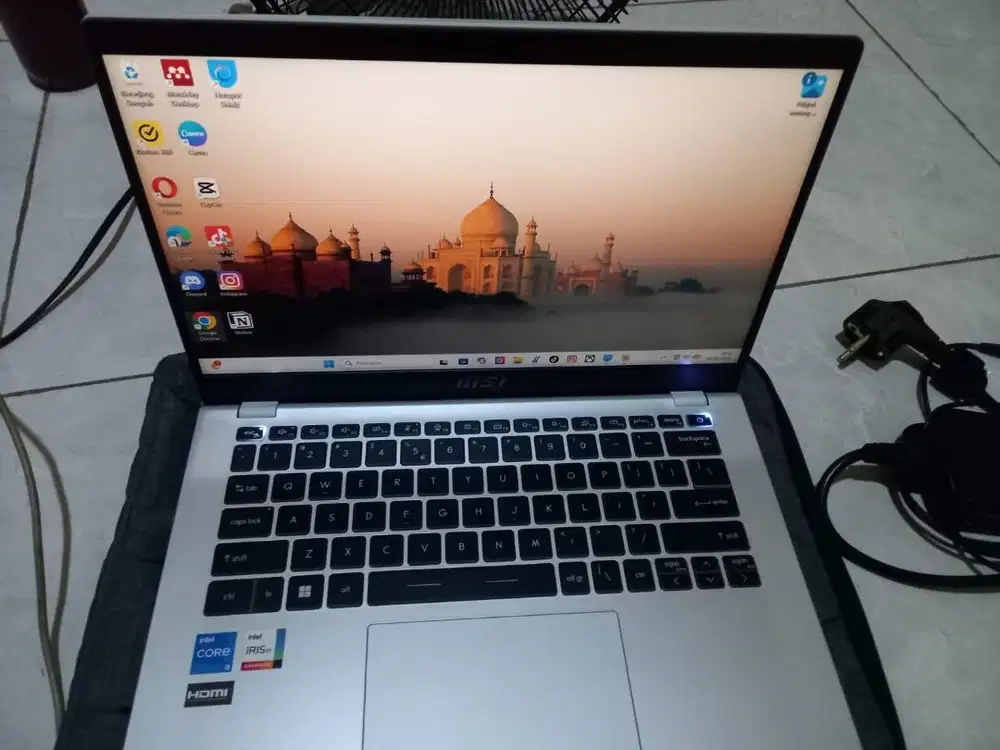 Laptop MSI Modern 14 C12MO i5-1235U 8GB RAM 512GB SSD Iris Xe Win11