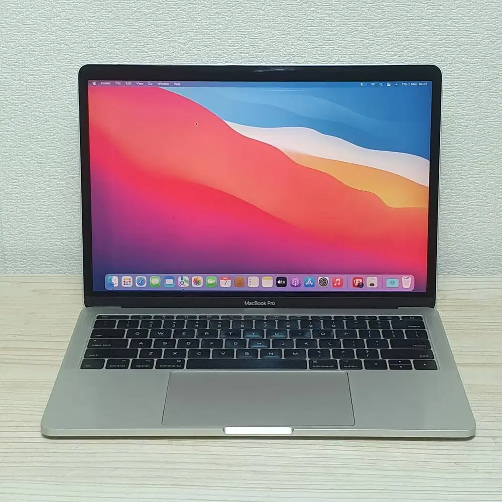 MacBook Pro Retina 13 Inch 2017 Core i5 RAM. 8GB SSD. 256GB Siap Pakai