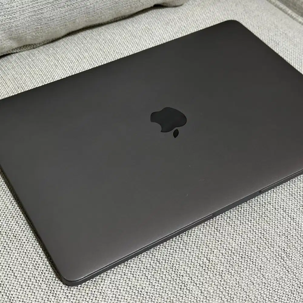 Macbook Pro M2 2022