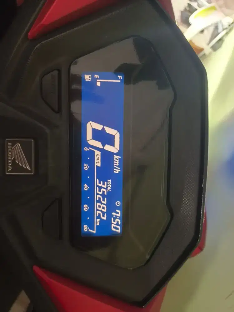 Di jual Vario 160 tahun 2022 keyless .surat lengkap dan pajak hidup...