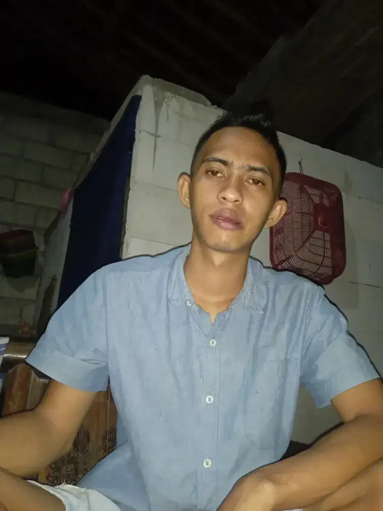 Cari kerjaan apa aja asal jdi  uang