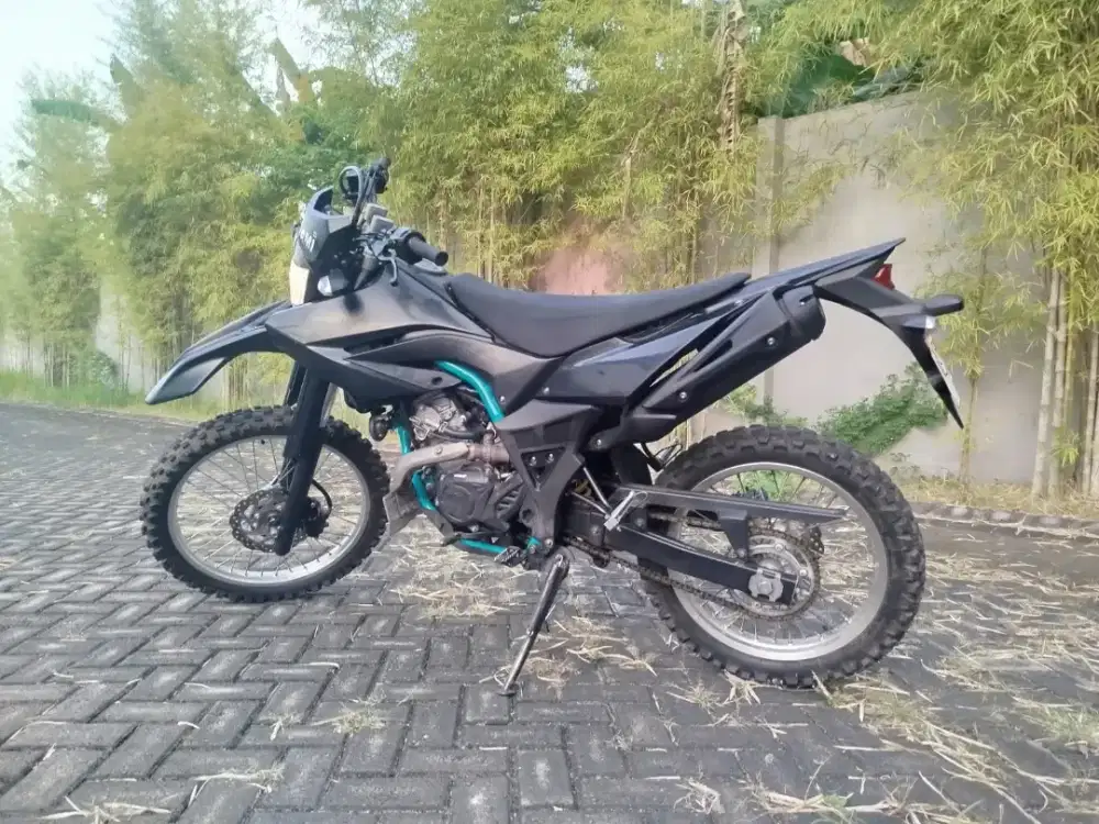Yamaha WR155 thn 2023 6 speed surat lengkap km 19rb bodi utuh terawat