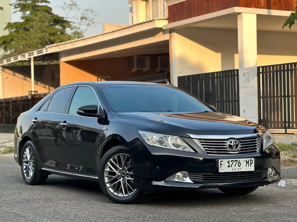 Camry V 2.5 2013 AT