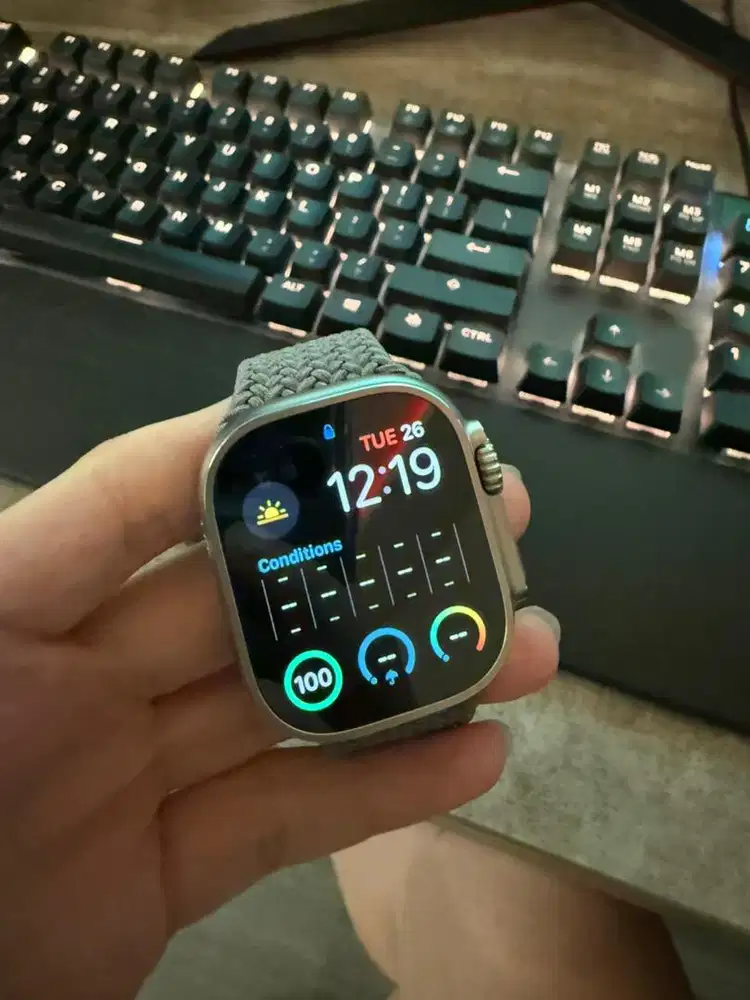 Apple watch ultra 1 49mm starlight