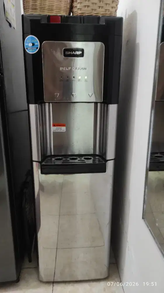 Dispenser Sharp SWD-73EHL (Bekas)