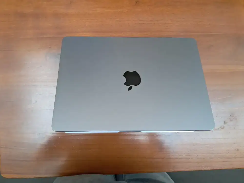 Macbook Air M3 2024 8/256 13 inch