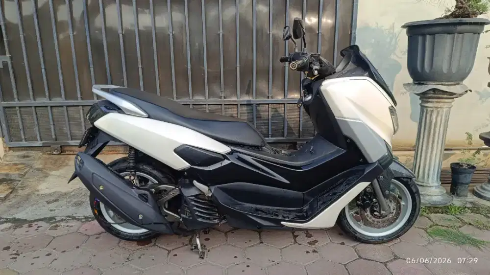 Nmax 155 th 2018 plat B lengkap mesin bagus