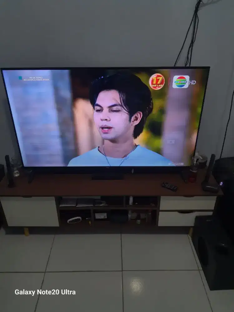 Satu set lengkap meja TV, TV tcl 43inch sma home theater