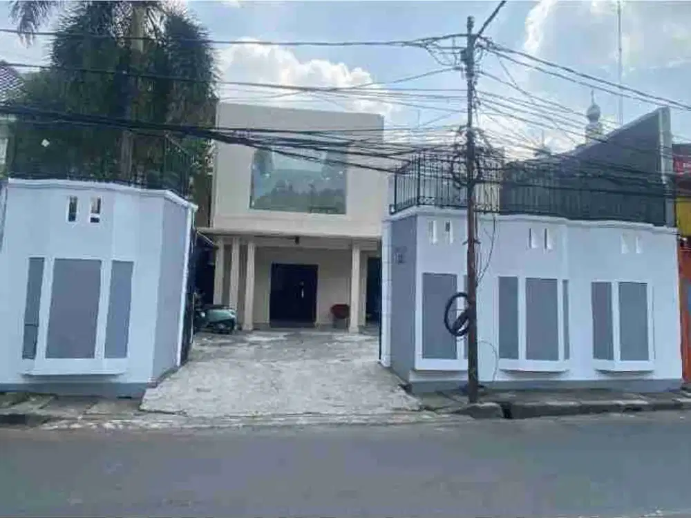 Rumah Studio Siap Usaha di Kebayoran Baru Jakarta Selatan